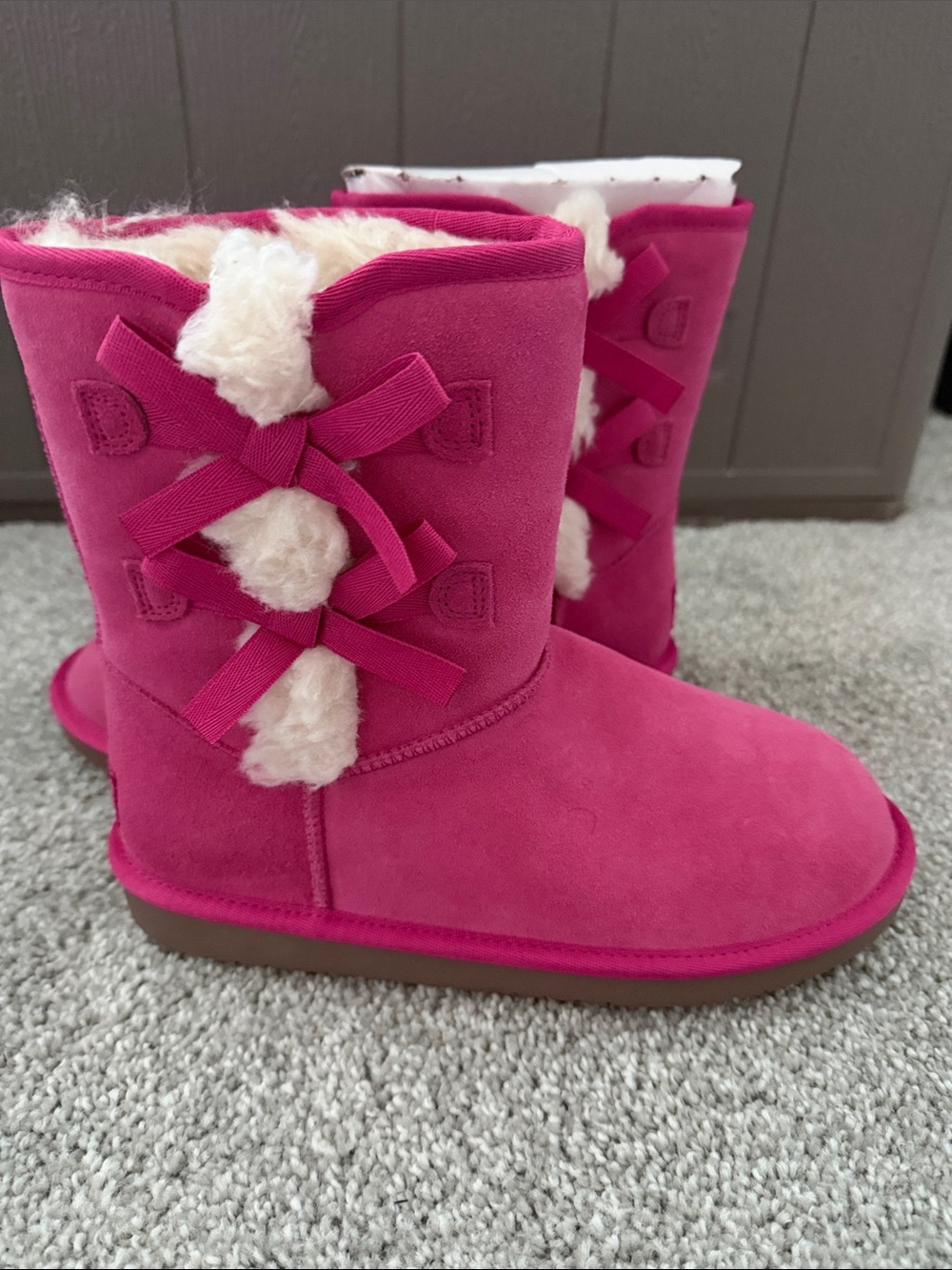 Brand New Koolaburra Girls Hot Pink Faux Fur Bow Back Boots
